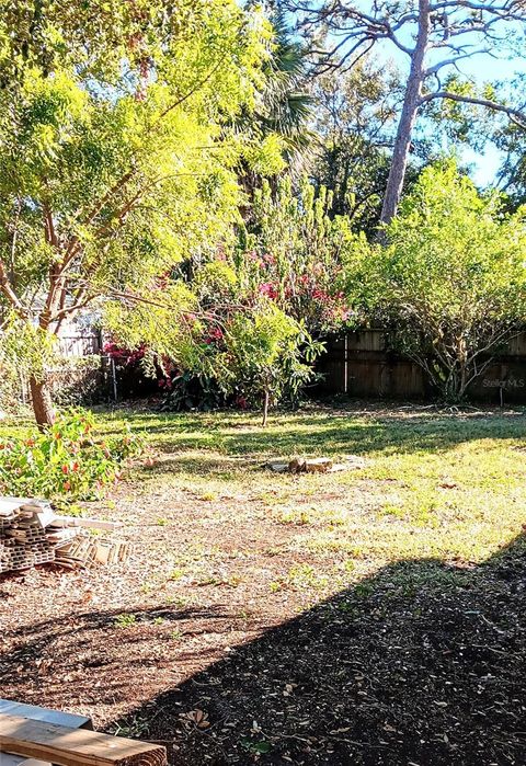 A home in SEMINOLE