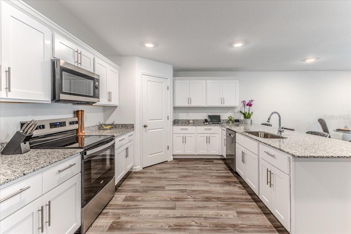 ROYAL HIGHLANDS - Residential