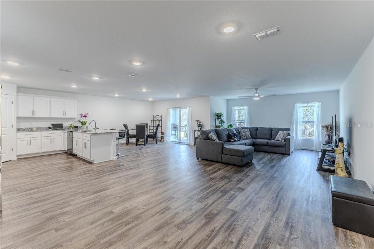 ROYAL HIGHLANDS - Residential