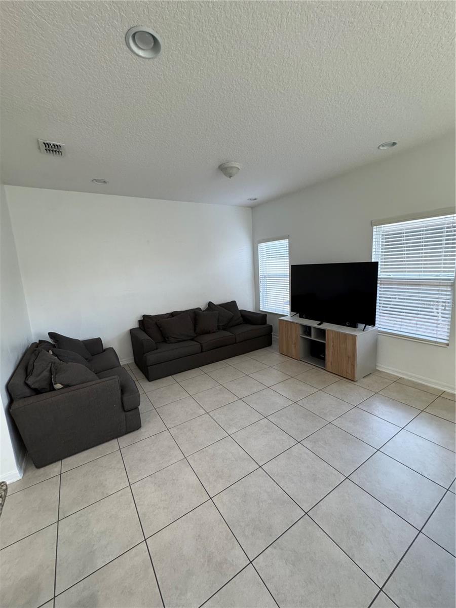 SUMMERLAKE GRVS PH 2 - Residential Lease