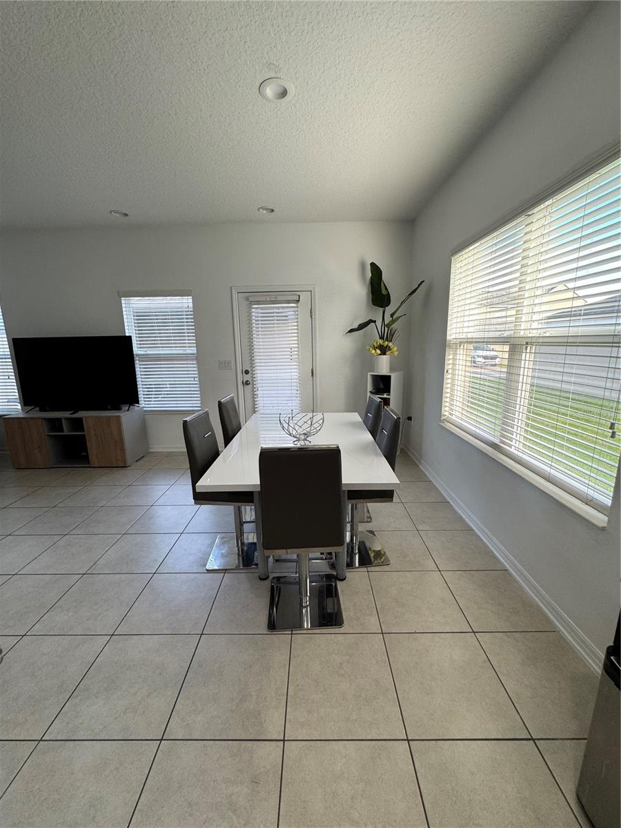 SUMMERLAKE GRVS PH 2 - Residential Lease