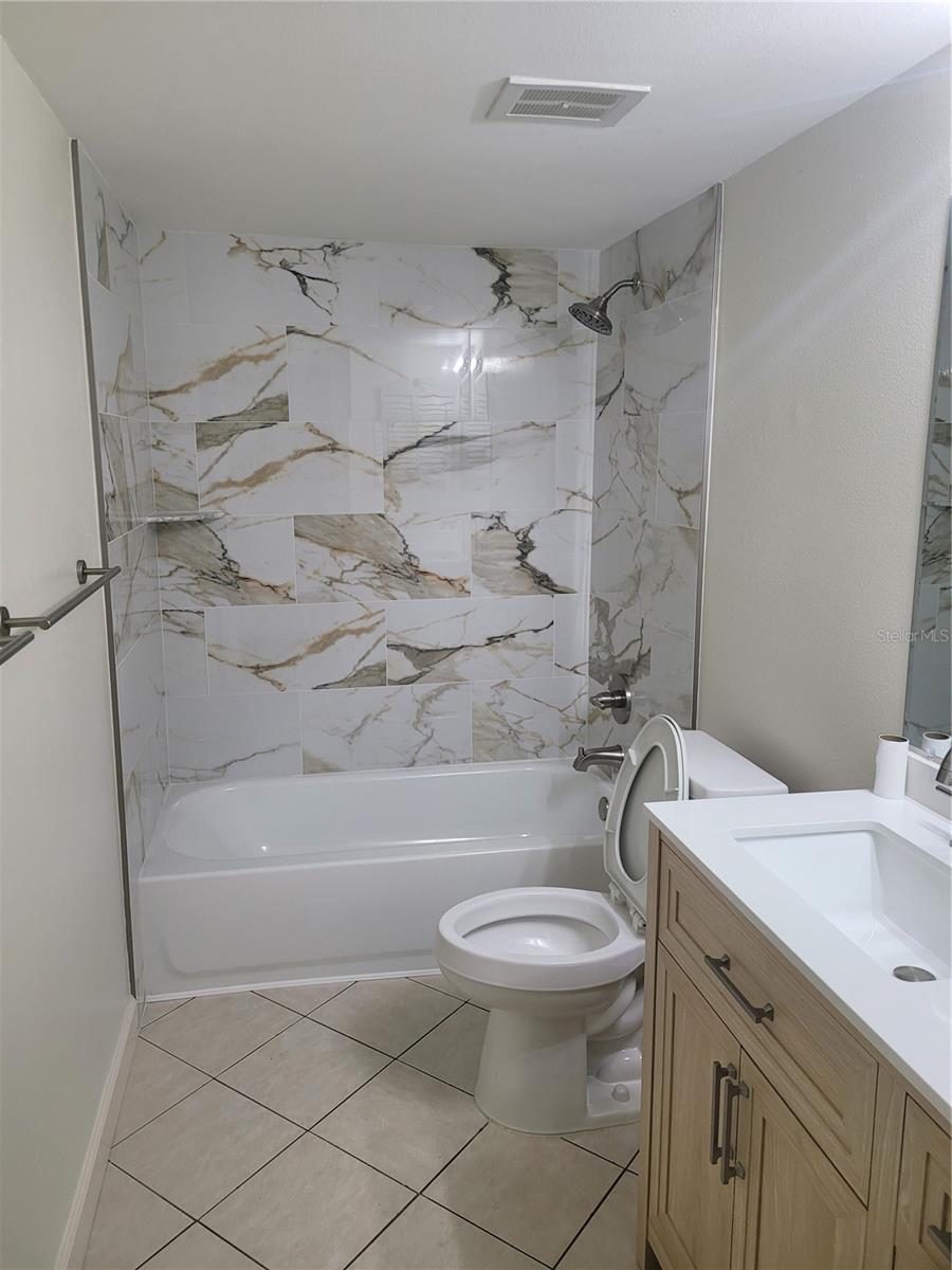 CARROLLBROOK LAKESIDE CONDOMIN - Residential