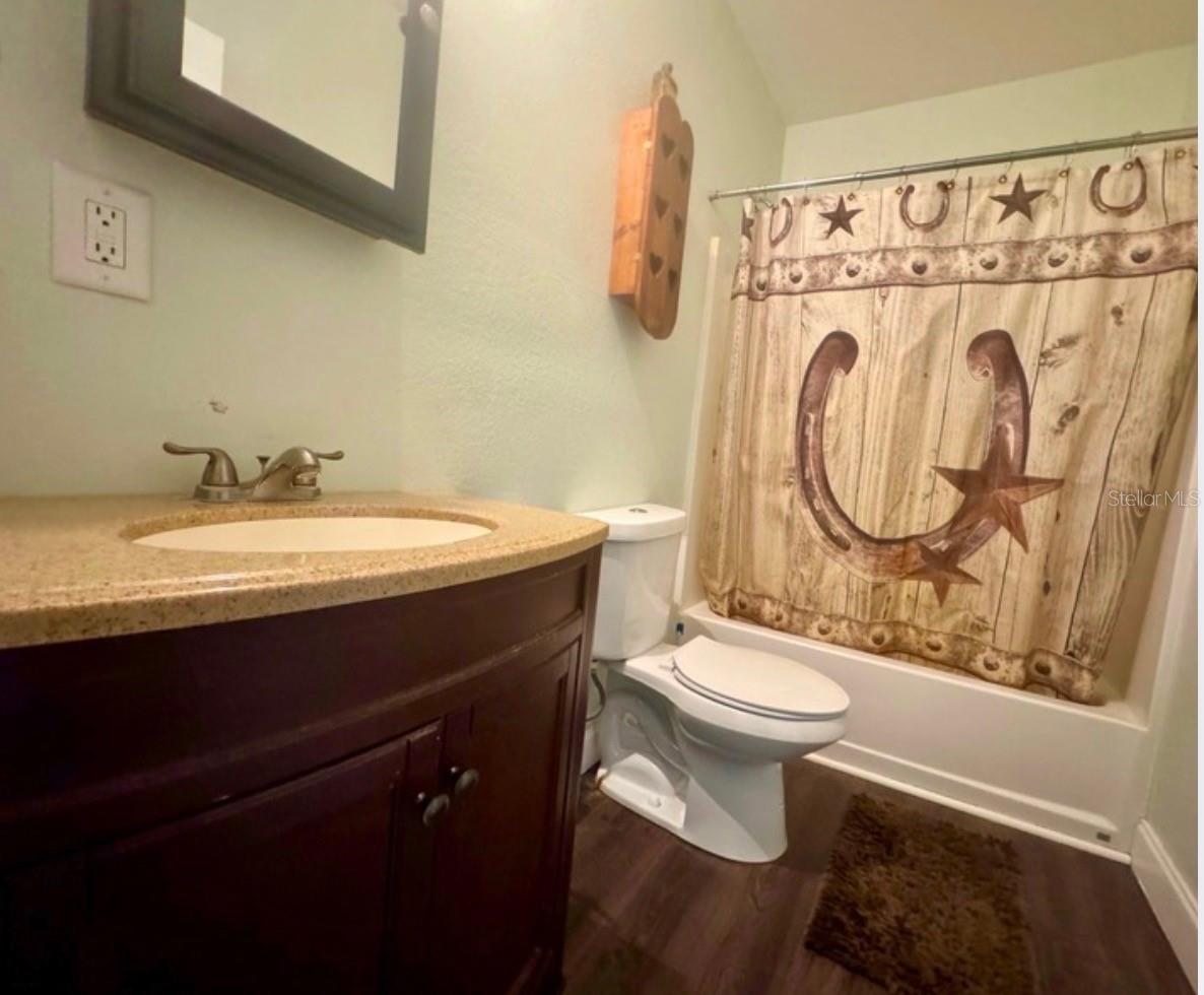 117 S MANATEE AVENUE