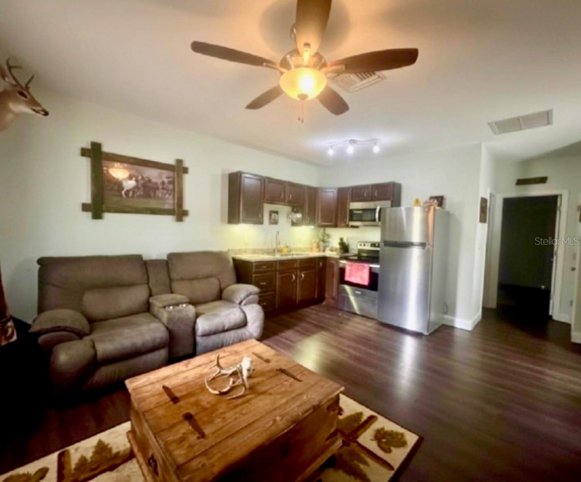 117 S MANATEE AVENUE