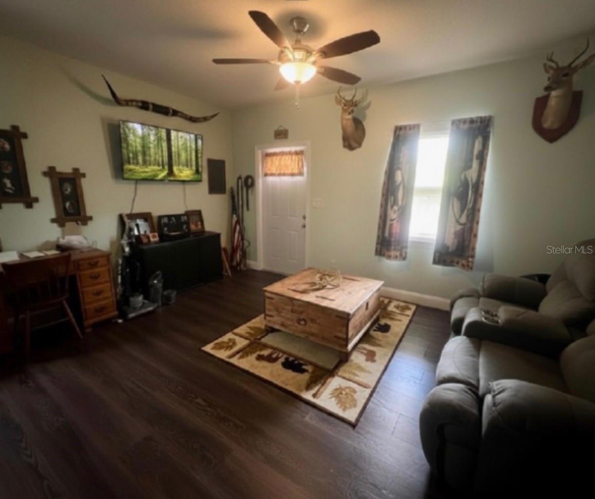 117 S MANATEE AVENUE