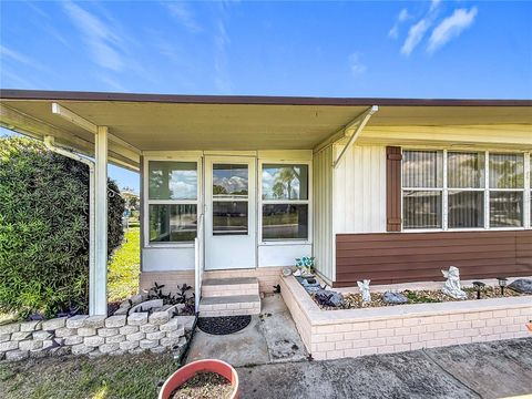 Tiny photo for 1231 Elkhart Circle, Tavares, FL 32778 (MLS # G5110520)