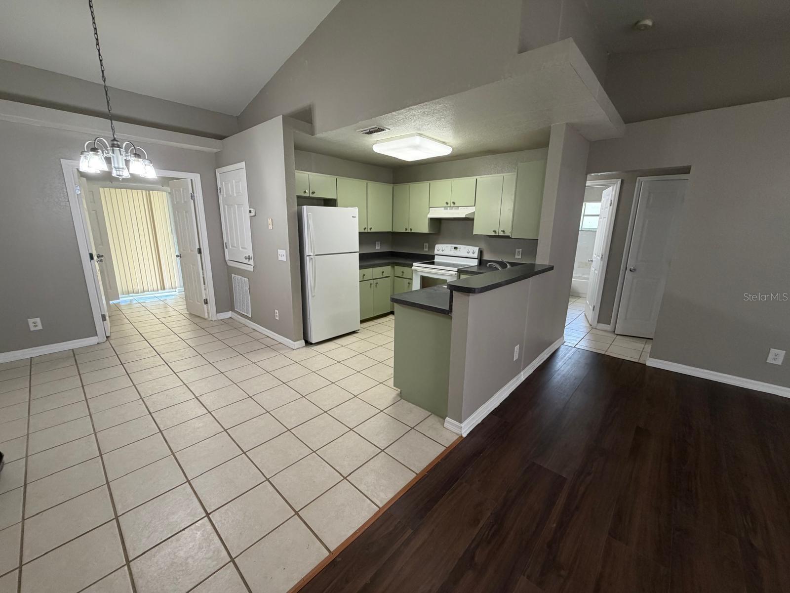 4540 SW 38TH PLACE