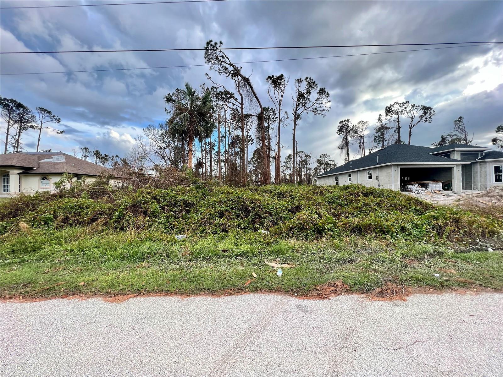Very nice northern rear exposure lot in neighborhood of new homes. Close to fishing, dining, and entertainment.
