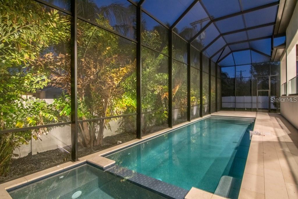 SUNSET PARK - Residential