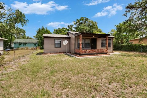 Photo of 1920 E Chelsea Street, Tampa, FL 33610 (MLS # TB8475146)