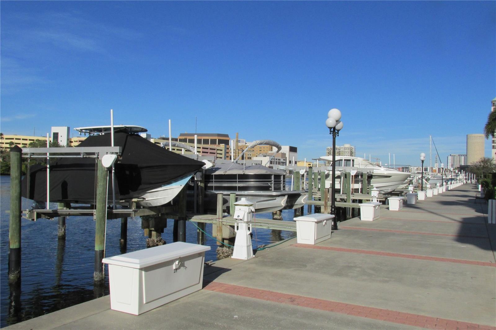 HARBOR ISLAND MARINA PH 1 - Residential
