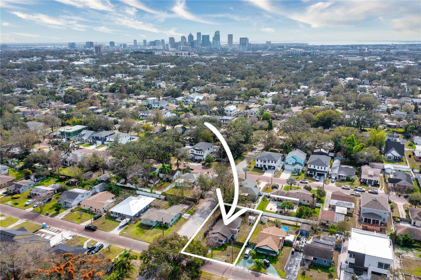 902 W FRIBLEY STREET