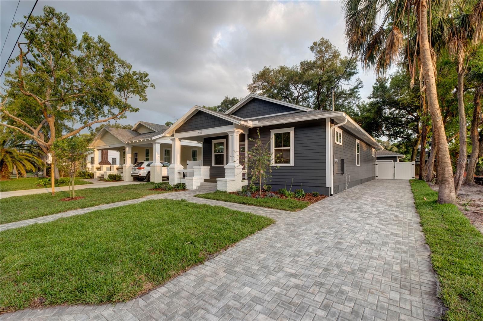 902 W FRIBLEY STREET