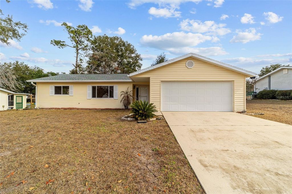 Photo of 11153 SW 79th Avenue, Ocala, FL 34476 (MLS # OM718707)