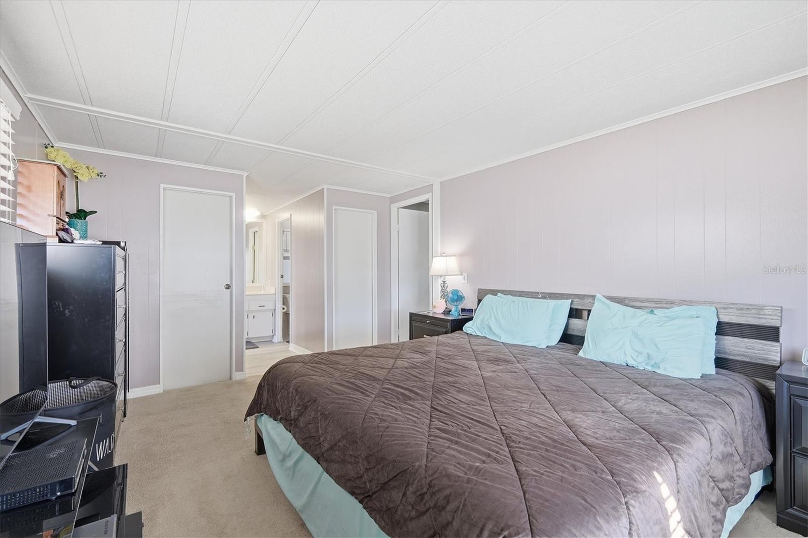 SHADOW BROOK MOBILE HOME - Residential