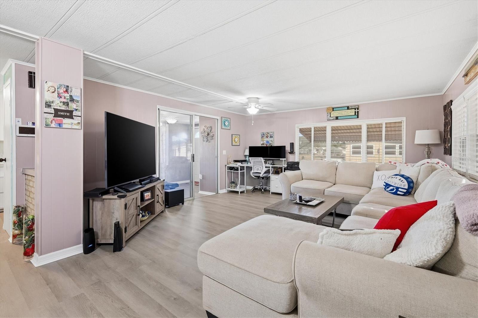 SHADOW BROOK MOBILE HOME - Residential