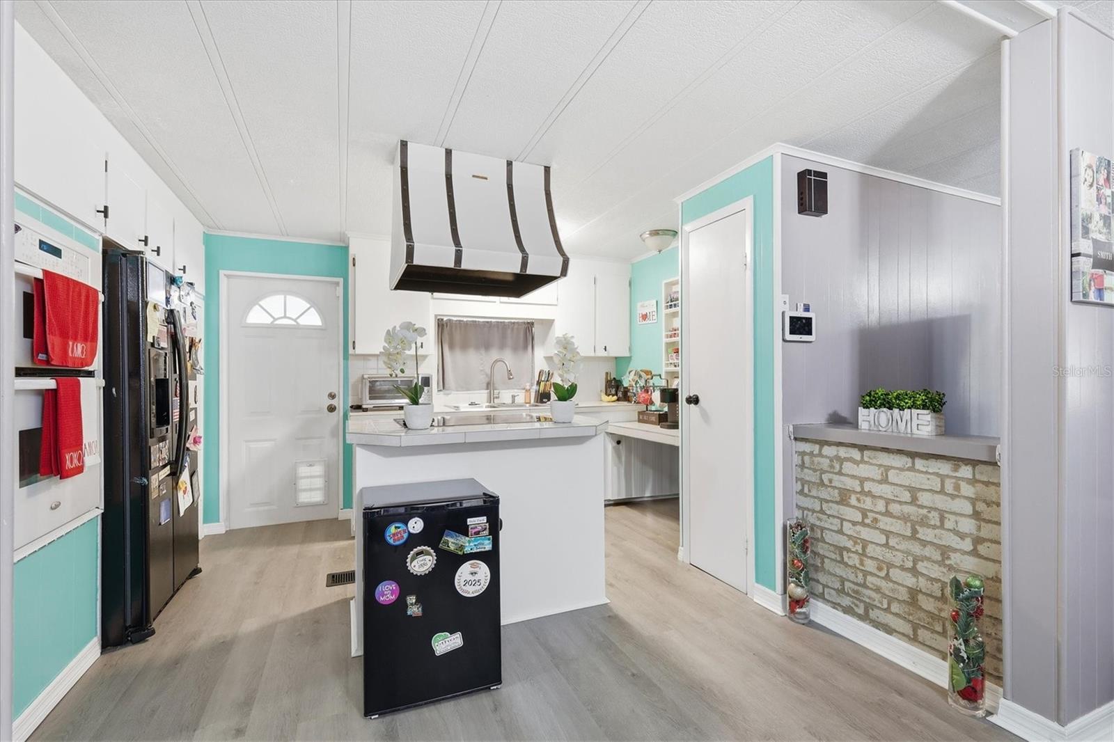 SHADOW BROOK MOBILE HOME - Residential