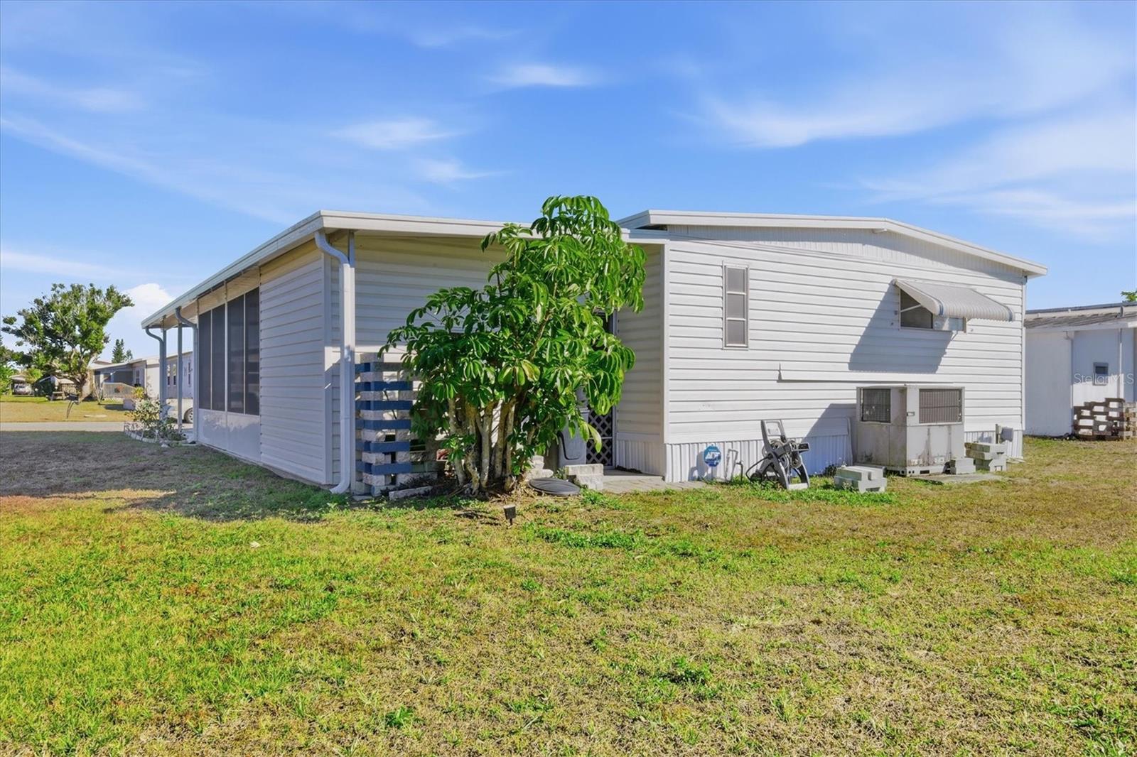 SHADOW BROOK MOBILE HOME - Residential