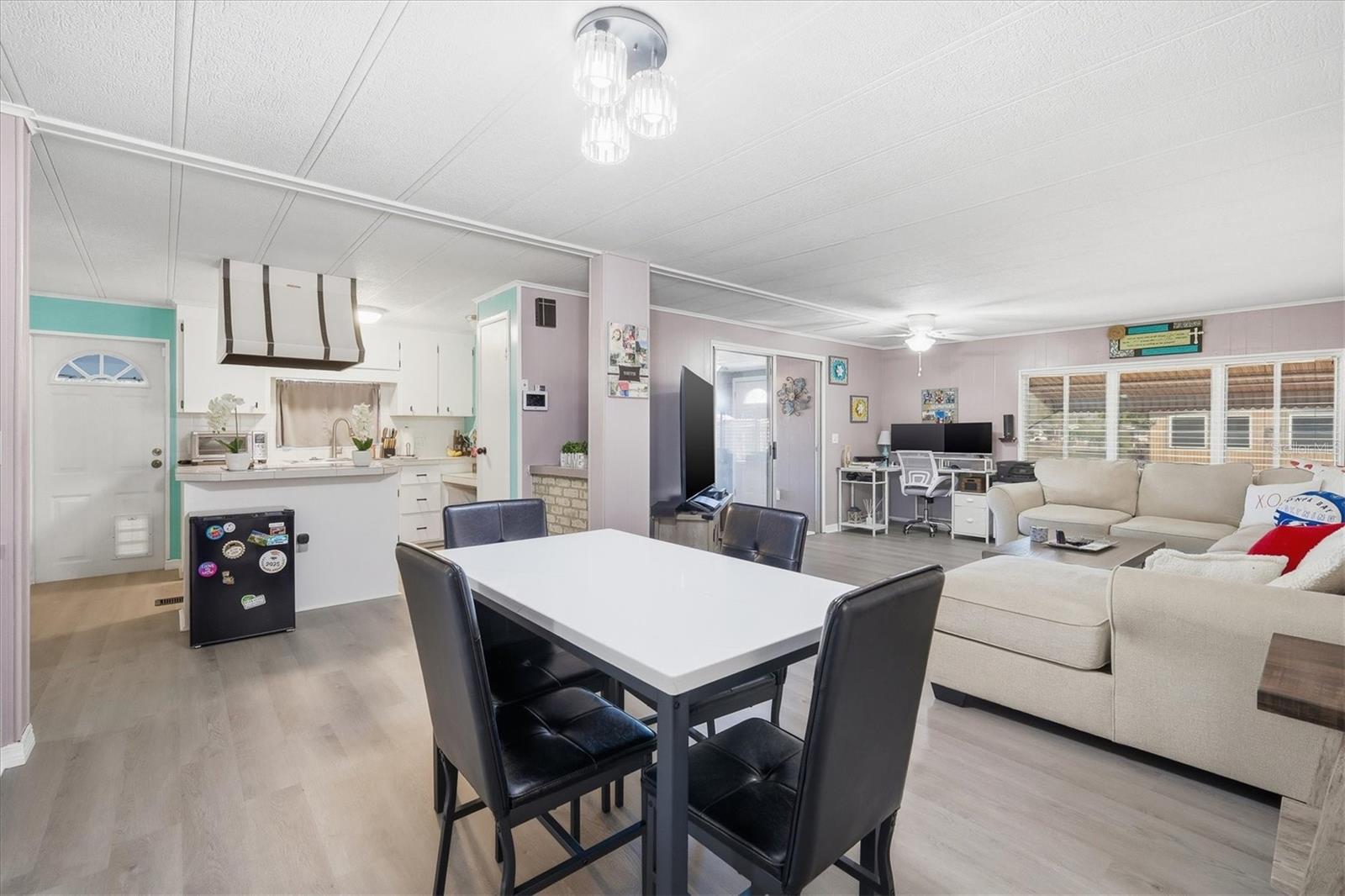 SHADOW BROOK MOBILE HOME - Residential