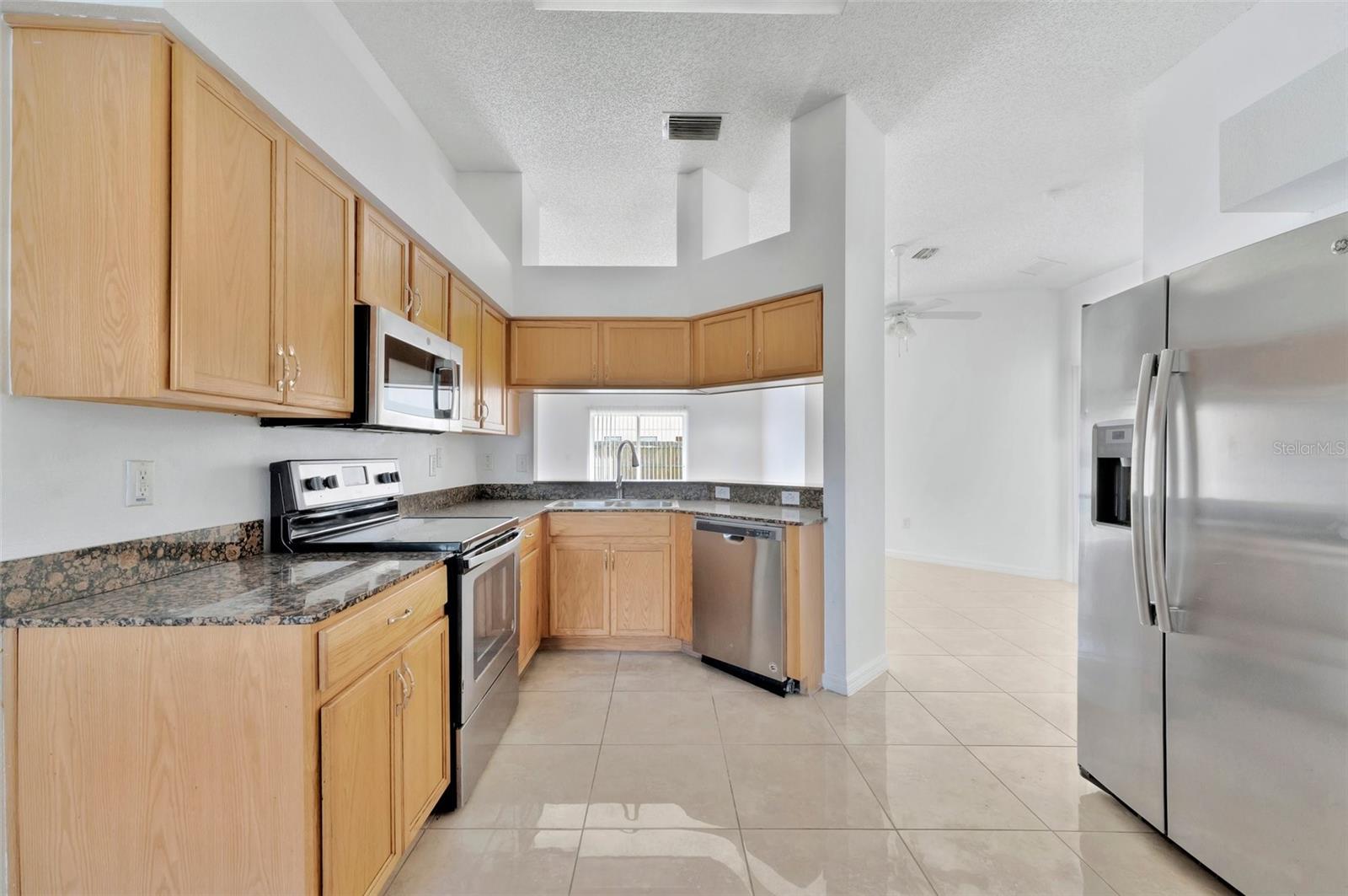 SUMMERFIELD VILLAGE II TR 3 - Residential Lease