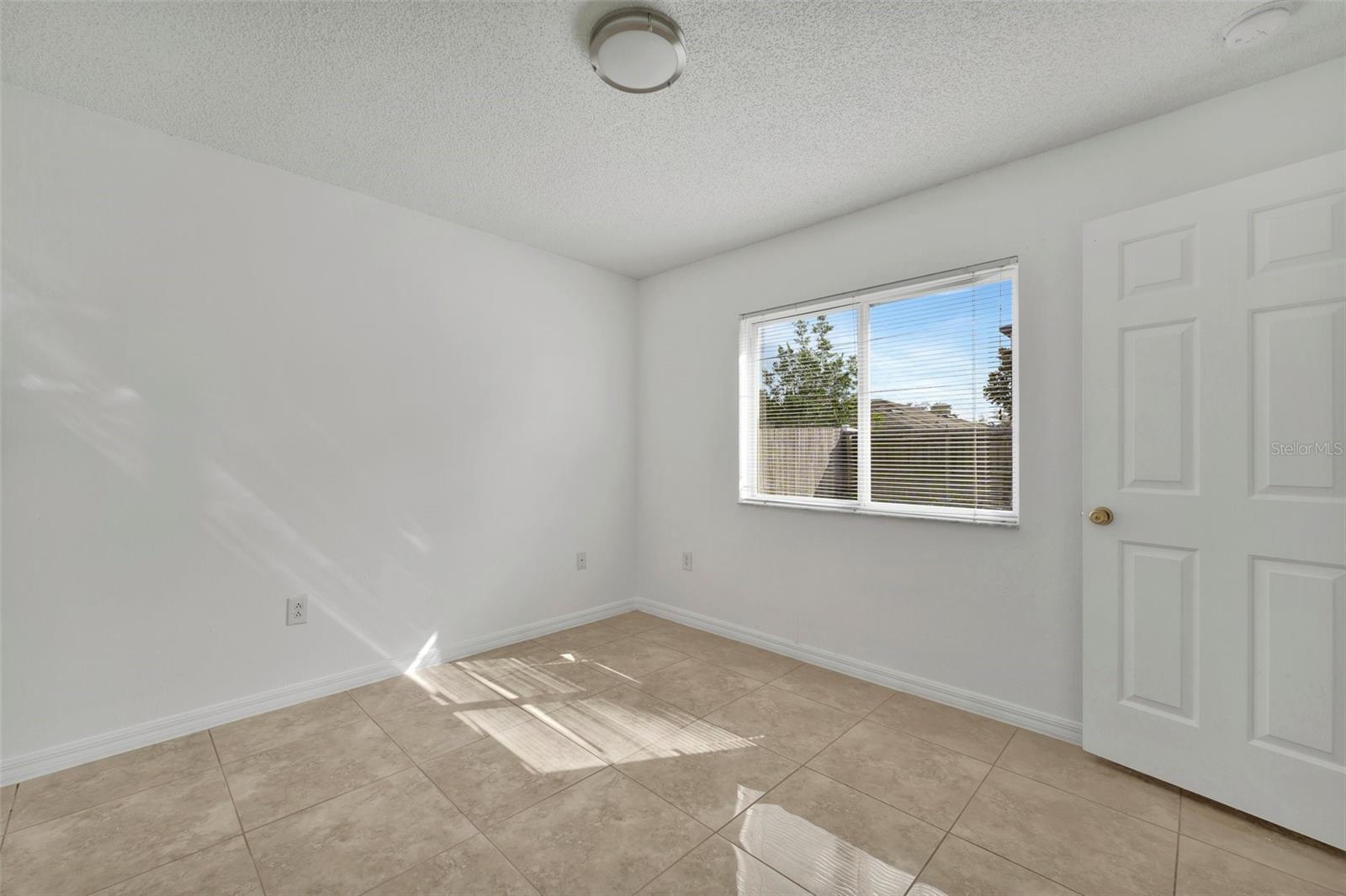 SUMMERFIELD VILLAGE II TR 3 - Residential Lease