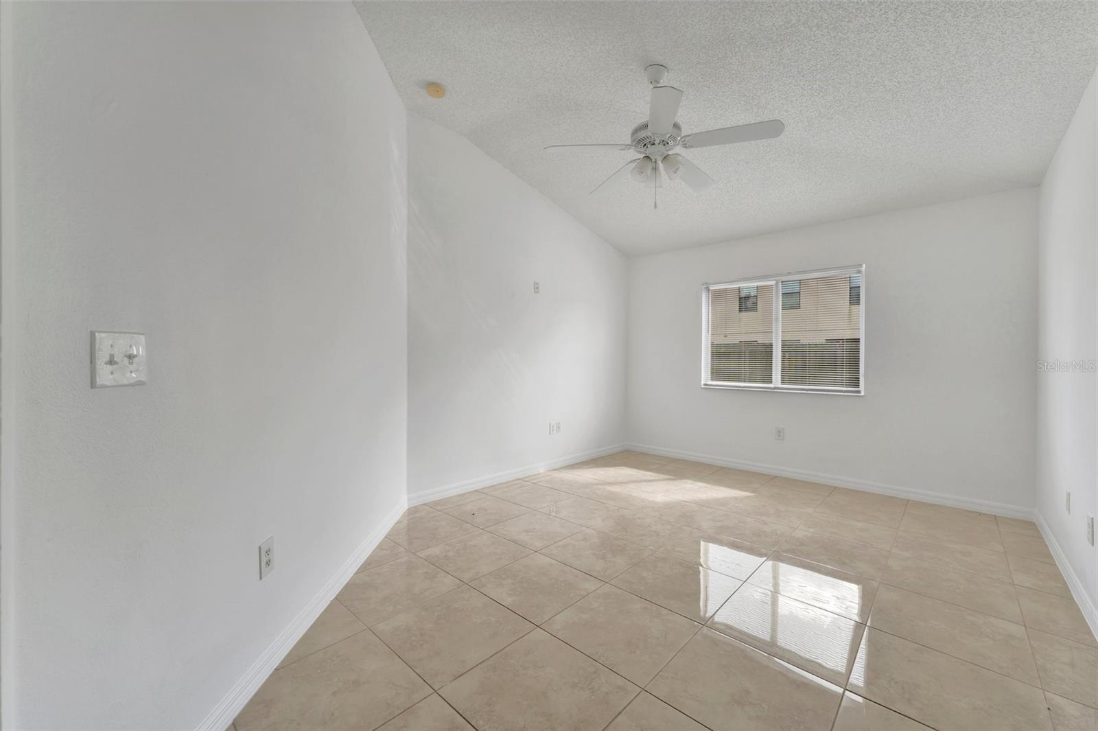 SUMMERFIELD VILLAGE II TR 3 - Residential Lease