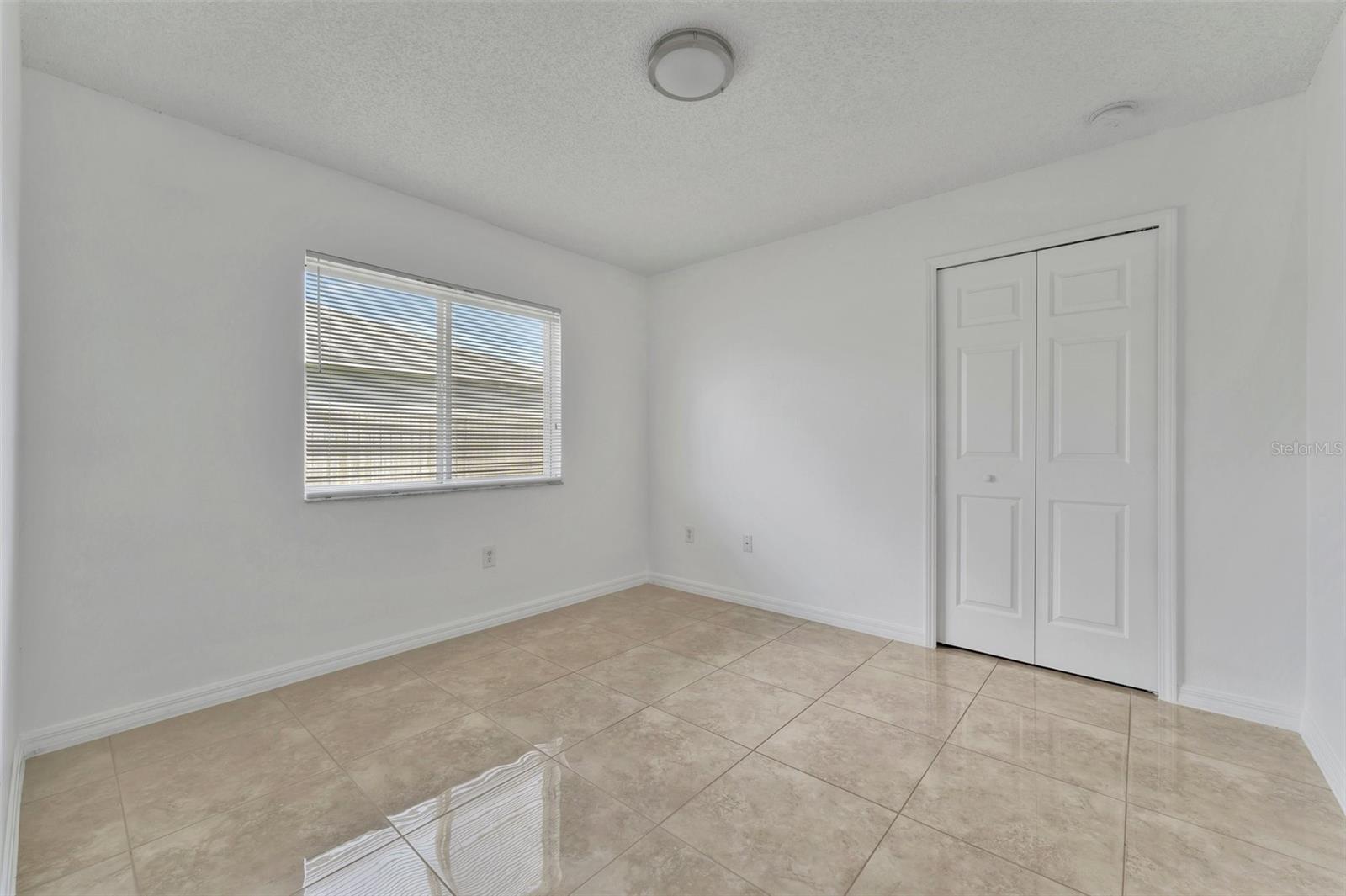 SUMMERFIELD VILLAGE II TR 3 - Residential Lease