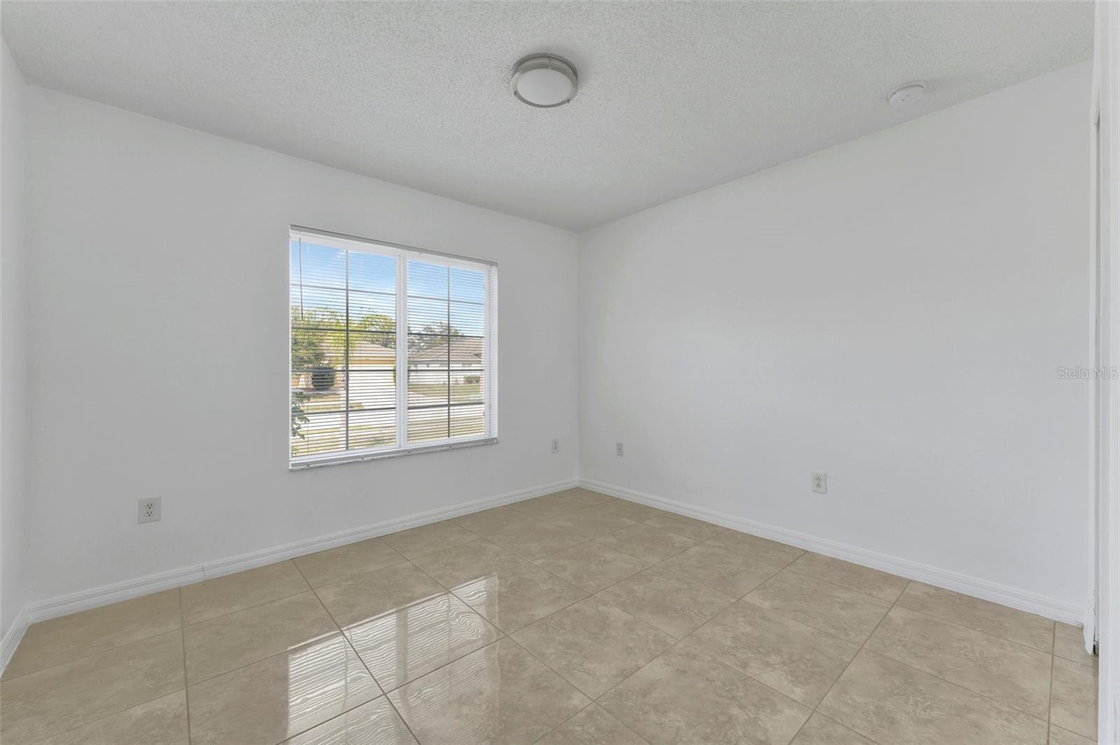 SUMMERFIELD VILLAGE II TR 3 - Residential Lease