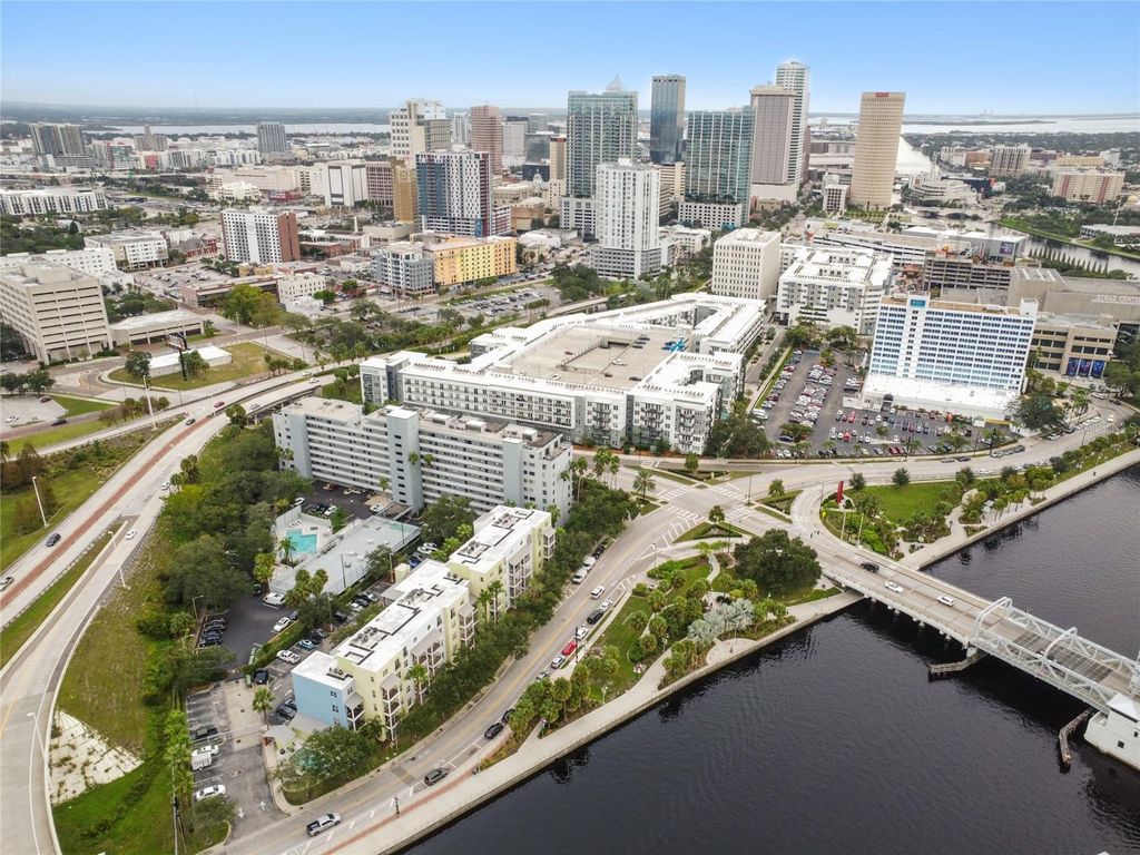 Photo of 201 W Laurel Street #801, Tampa, FL 33602 (MLS # TB8466305)