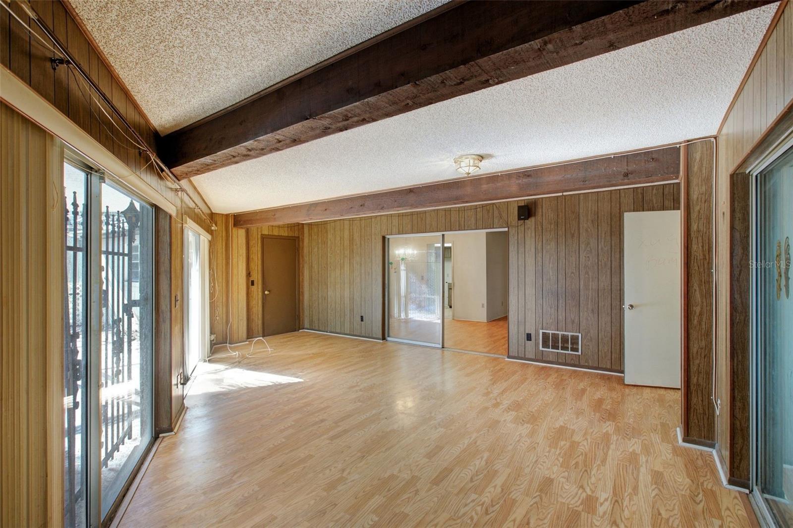 MAGNOLIA OAKS - Residential