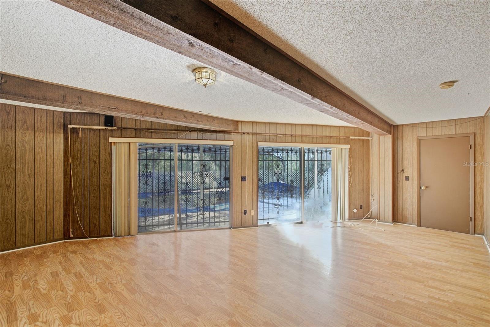 MAGNOLIA OAKS - Residential