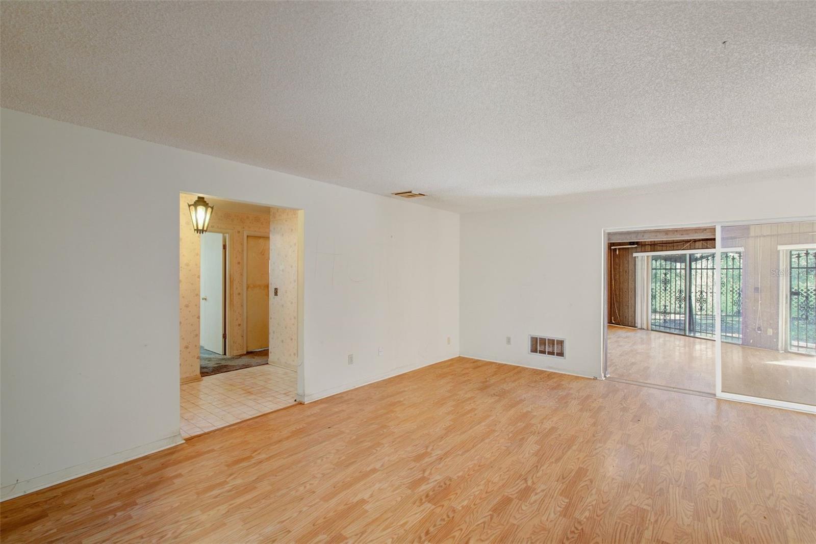 MAGNOLIA OAKS - Residential