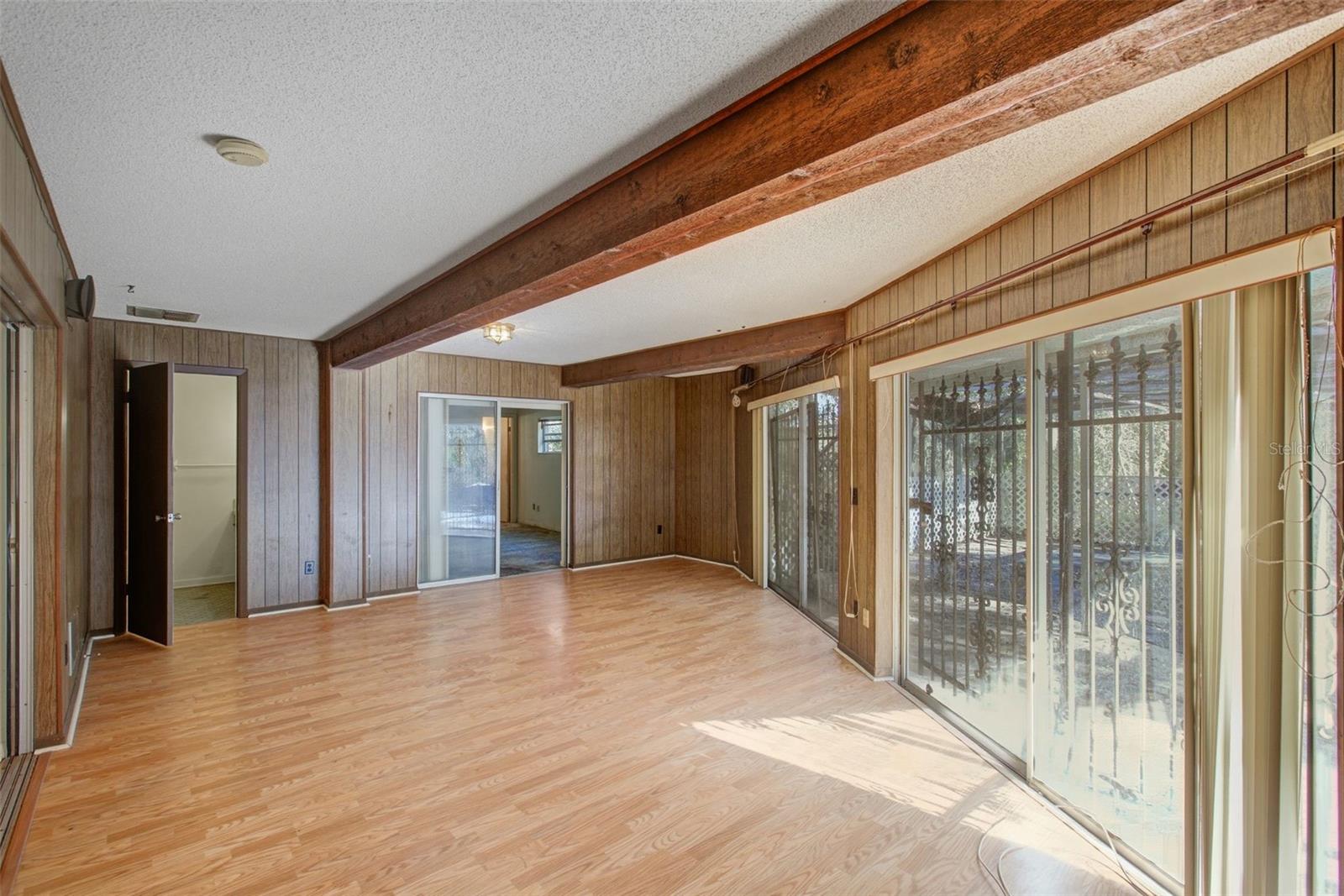 MAGNOLIA OAKS - Residential