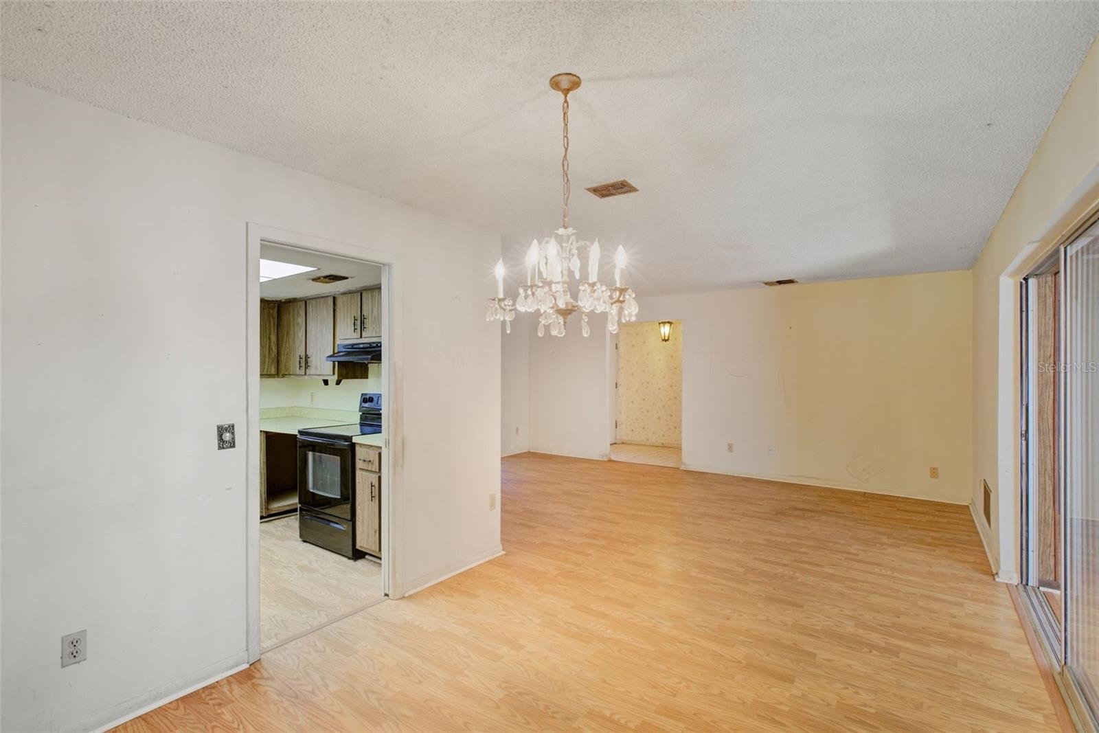 MAGNOLIA OAKS - Residential