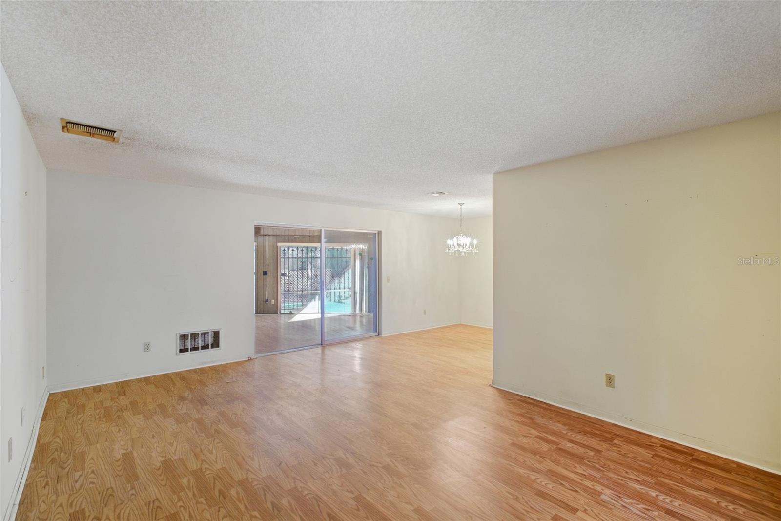 MAGNOLIA OAKS - Residential