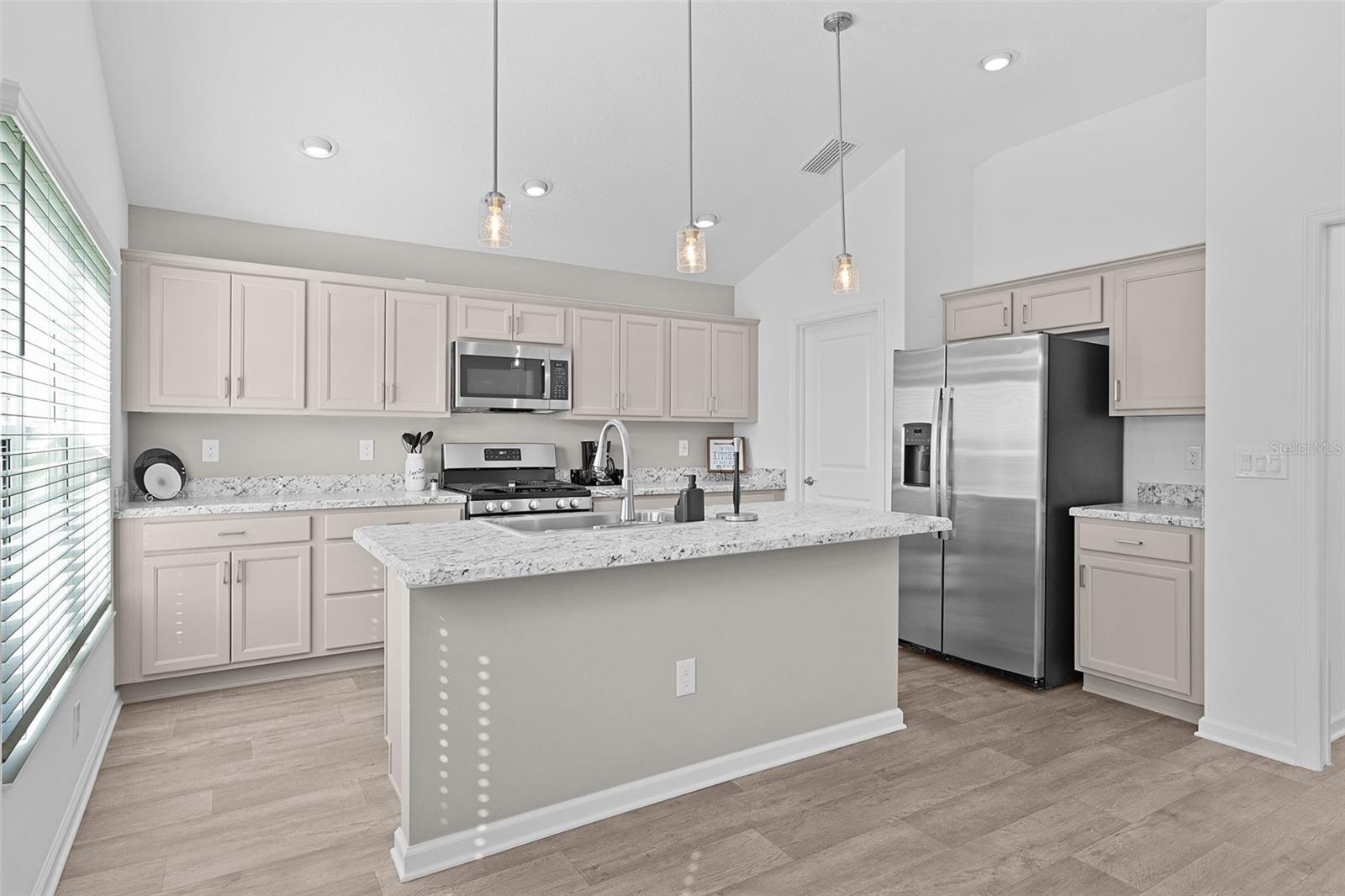 VILLAGES/SOUTHERN OAKS UN 133 - Residential