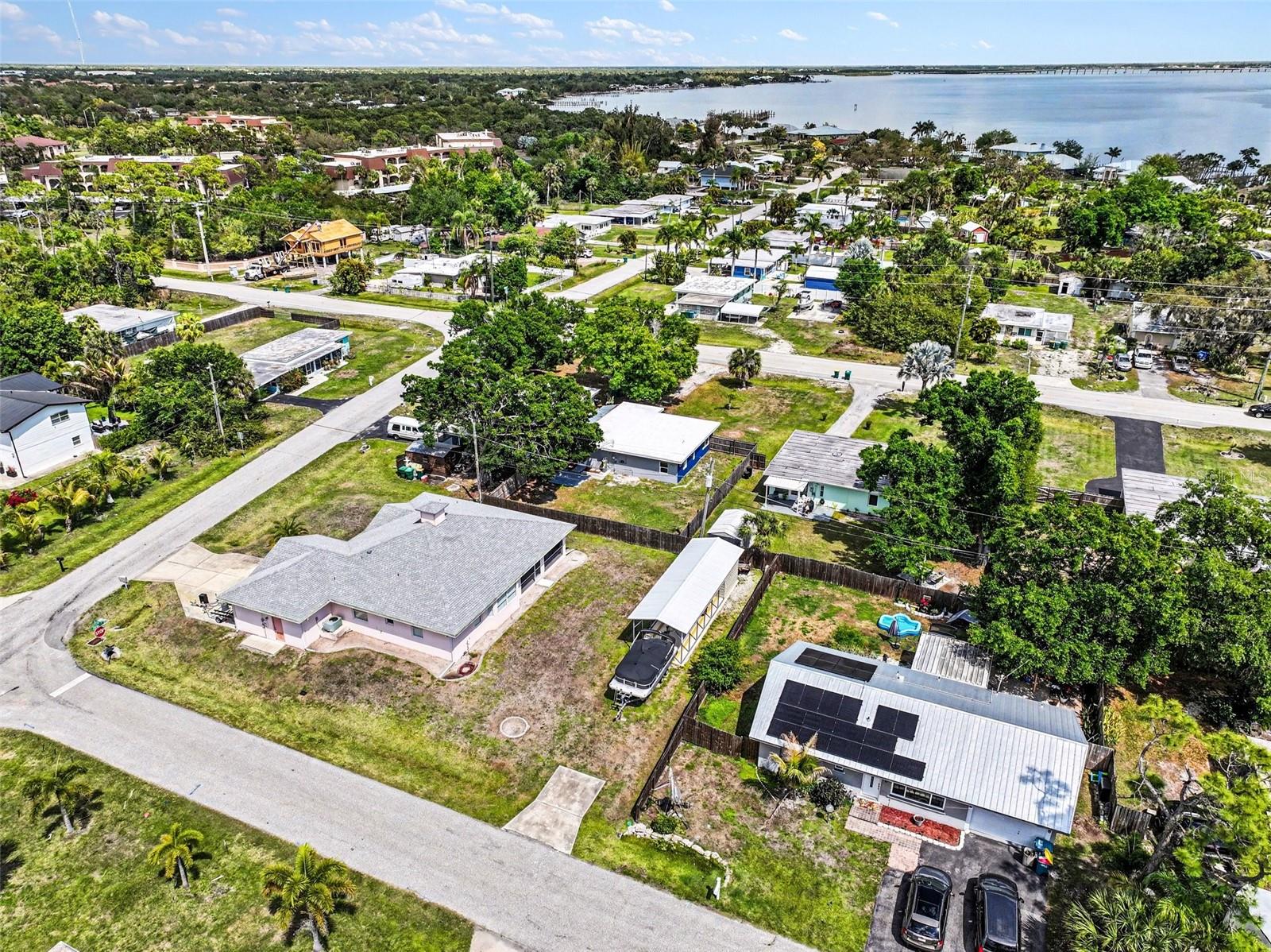 CHARLOTTE SHORES UN 01 - Residential