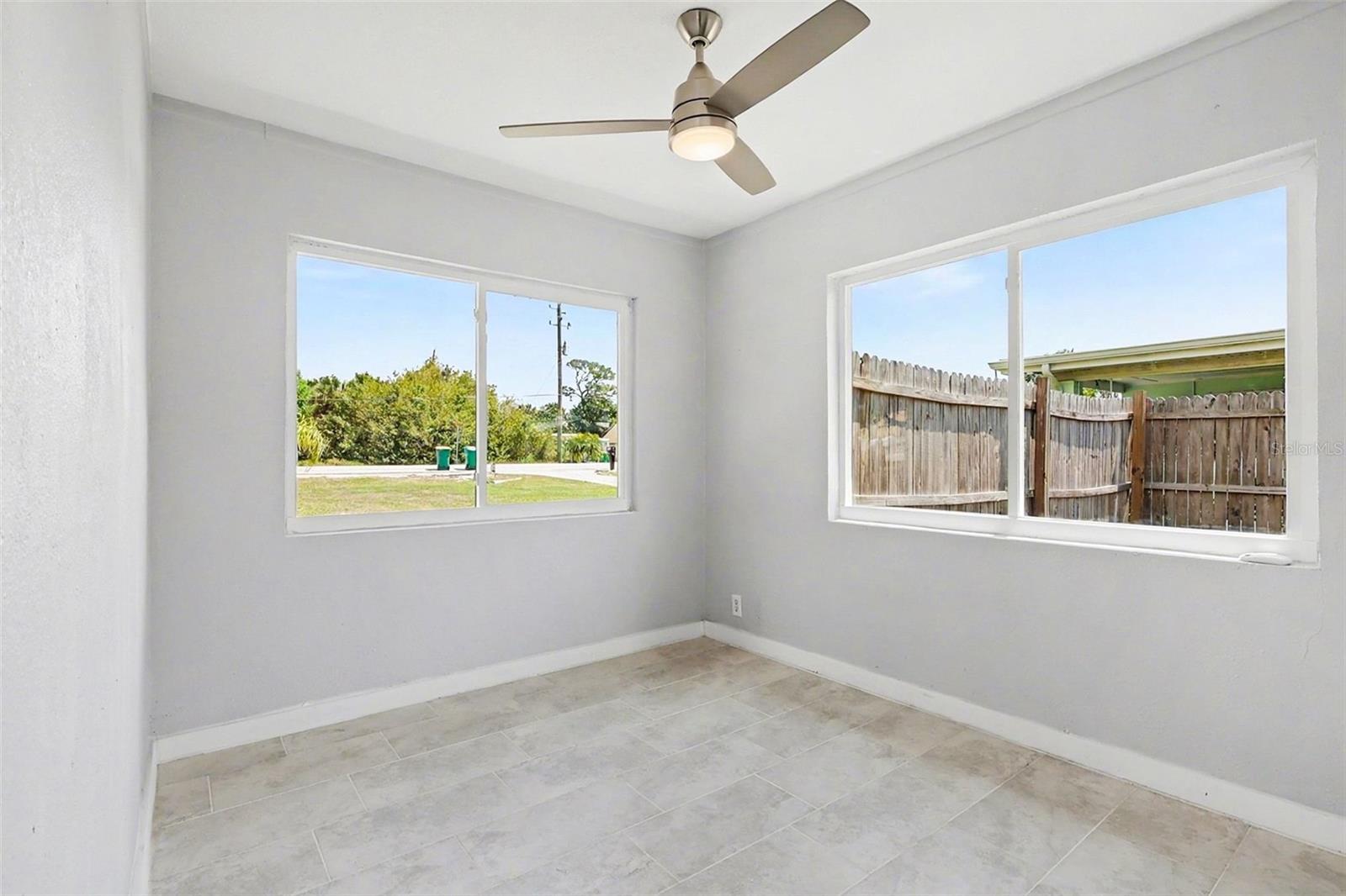 CHARLOTTE SHORES UN 01 - Residential