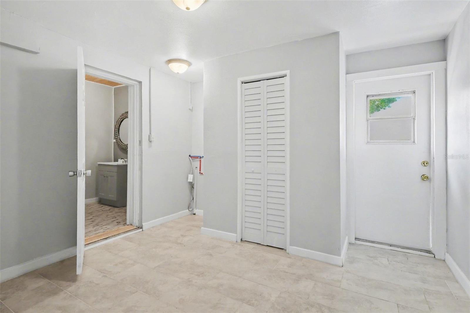 CHARLOTTE SHORES UN 01 - Residential