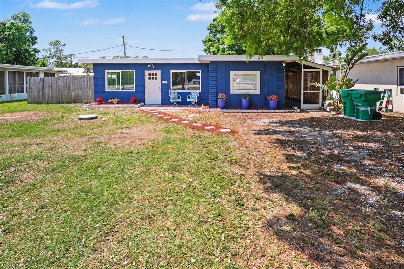 CHARLOTTE SHORES UN 01 - Residential