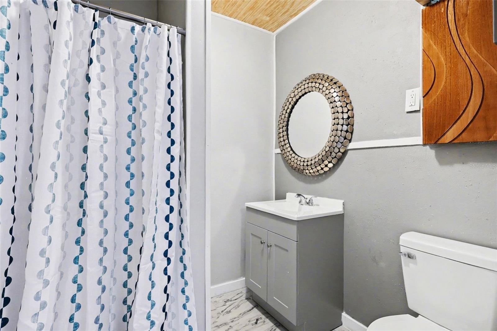 CHARLOTTE SHORES UN 01 - Residential