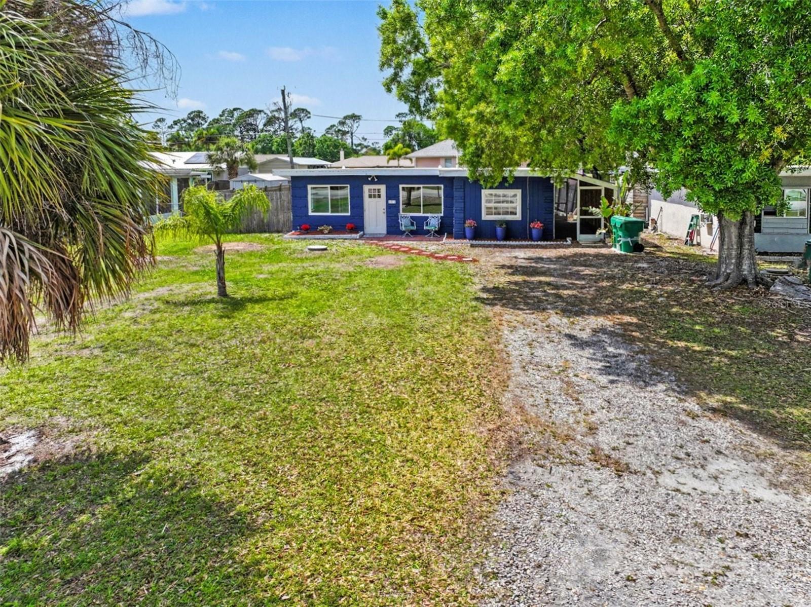 CHARLOTTE SHORES UN 01 - Residential