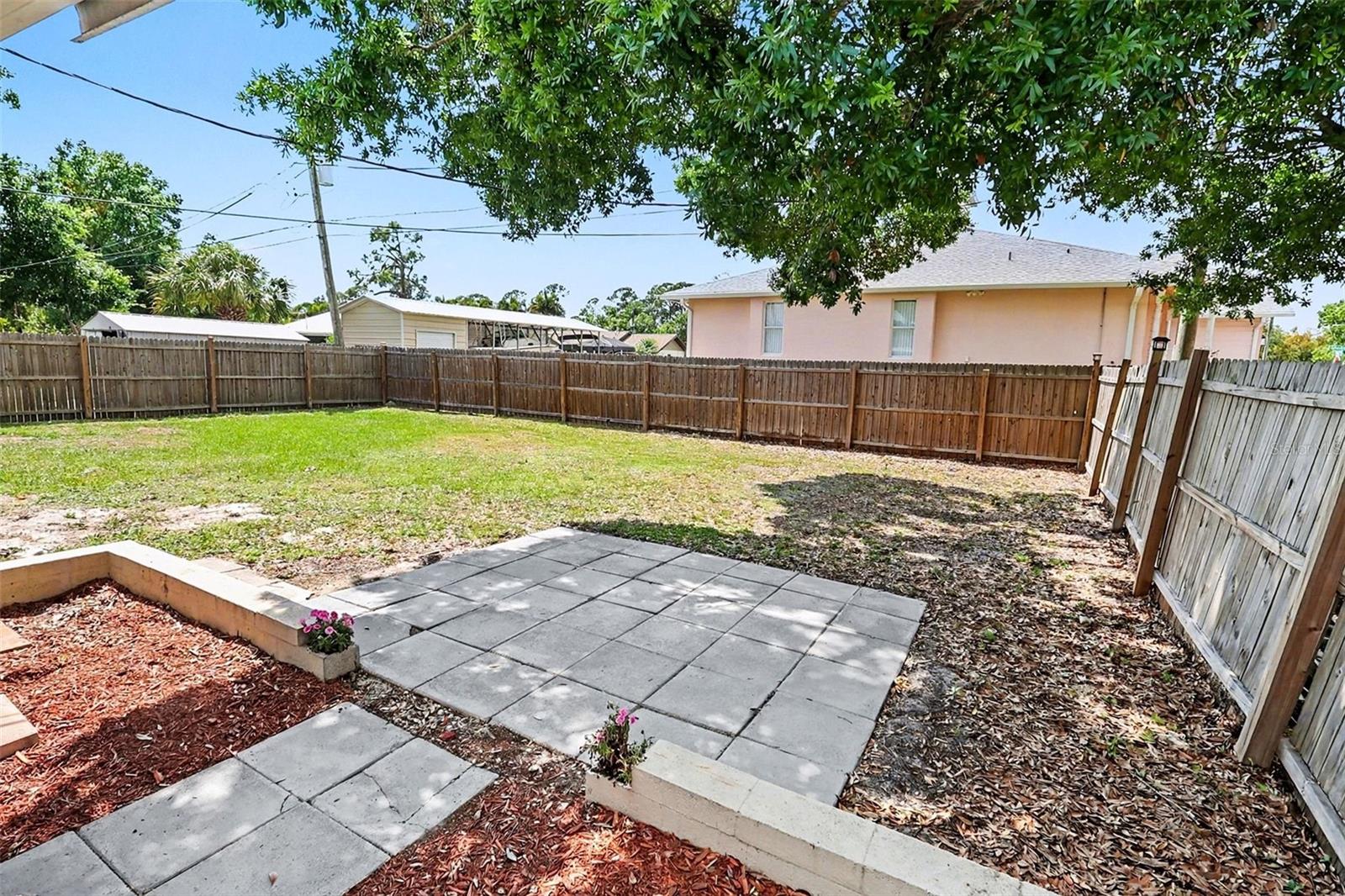 CHARLOTTE SHORES UN 01 - Residential