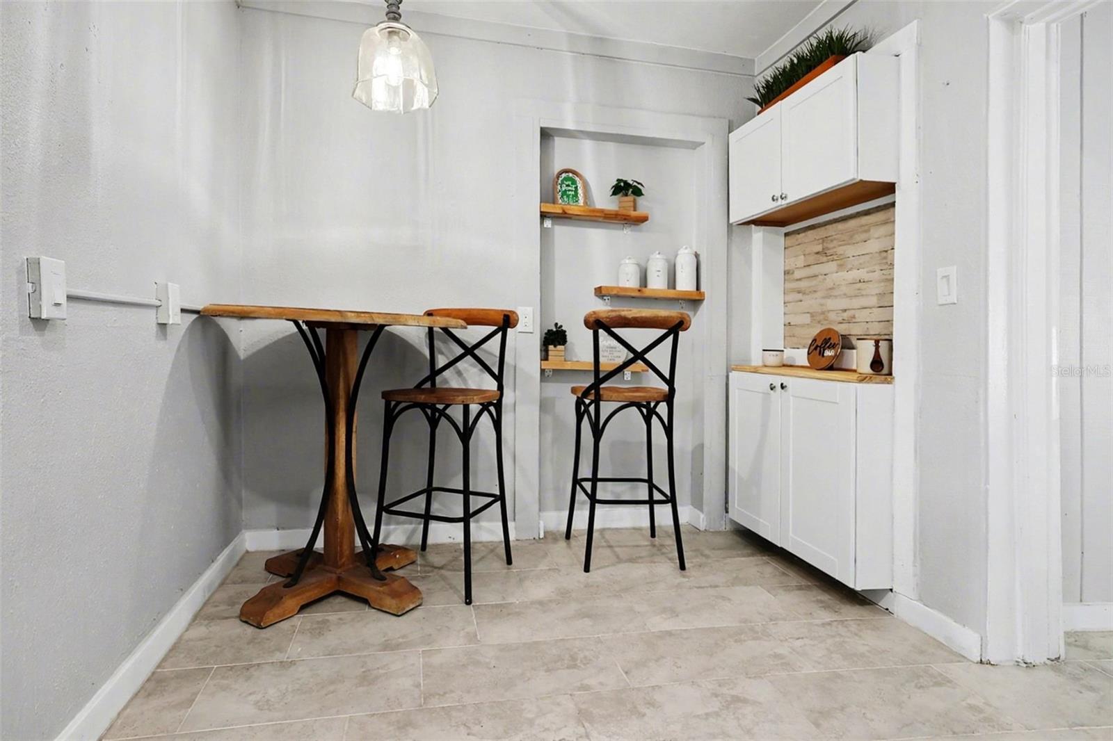 CHARLOTTE SHORES UN 01 - Residential