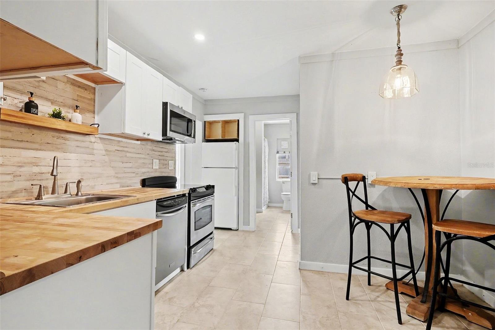 CHARLOTTE SHORES UN 01 - Residential