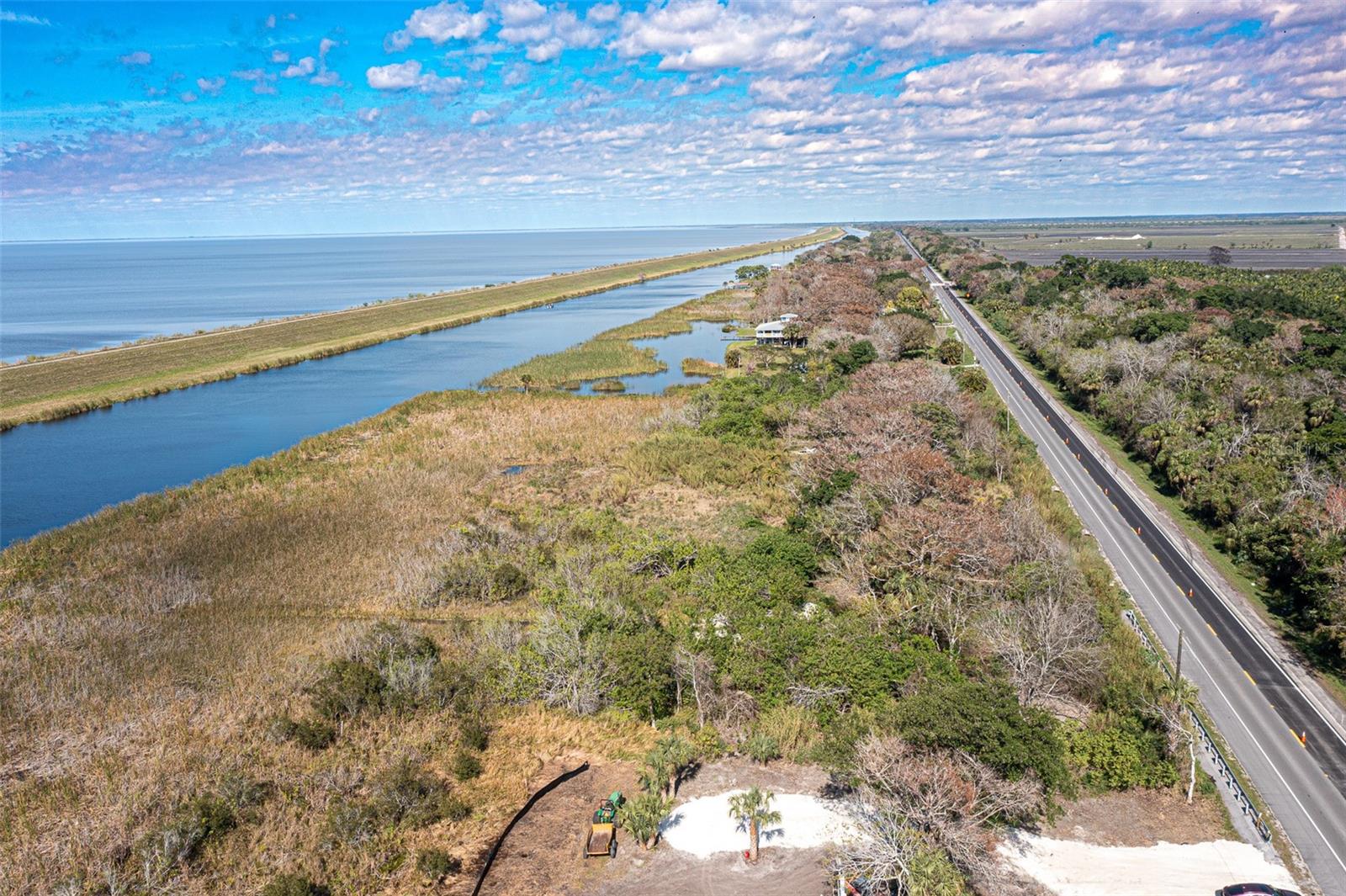 WATERWAY/LK OKEECHOBEE - Land