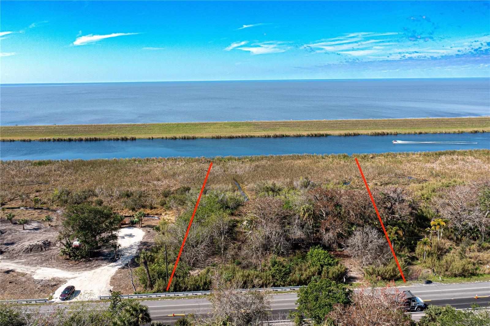 WATERWAY/LK OKEECHOBEE - Land