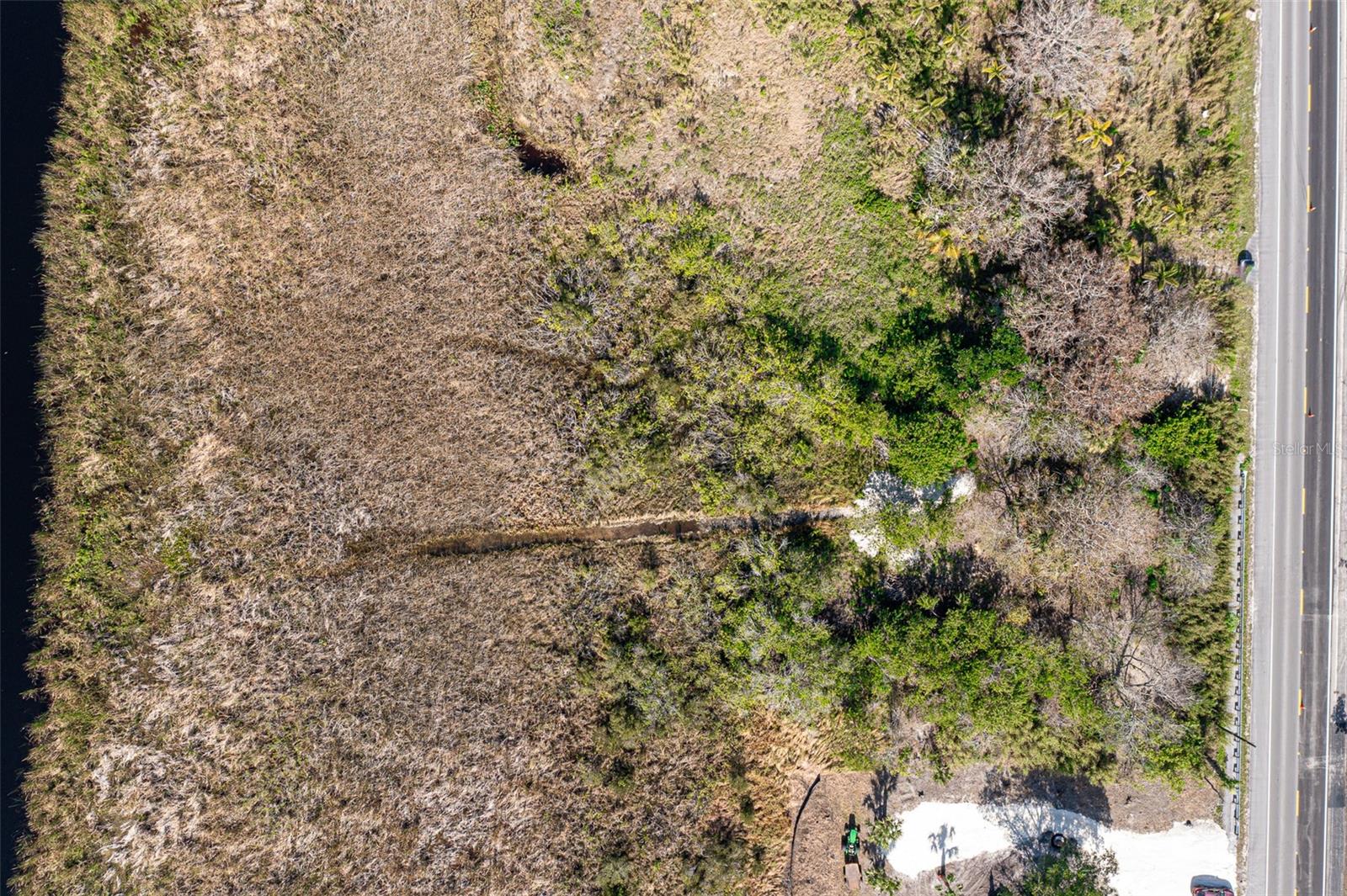 WATERWAY/LK OKEECHOBEE - Land