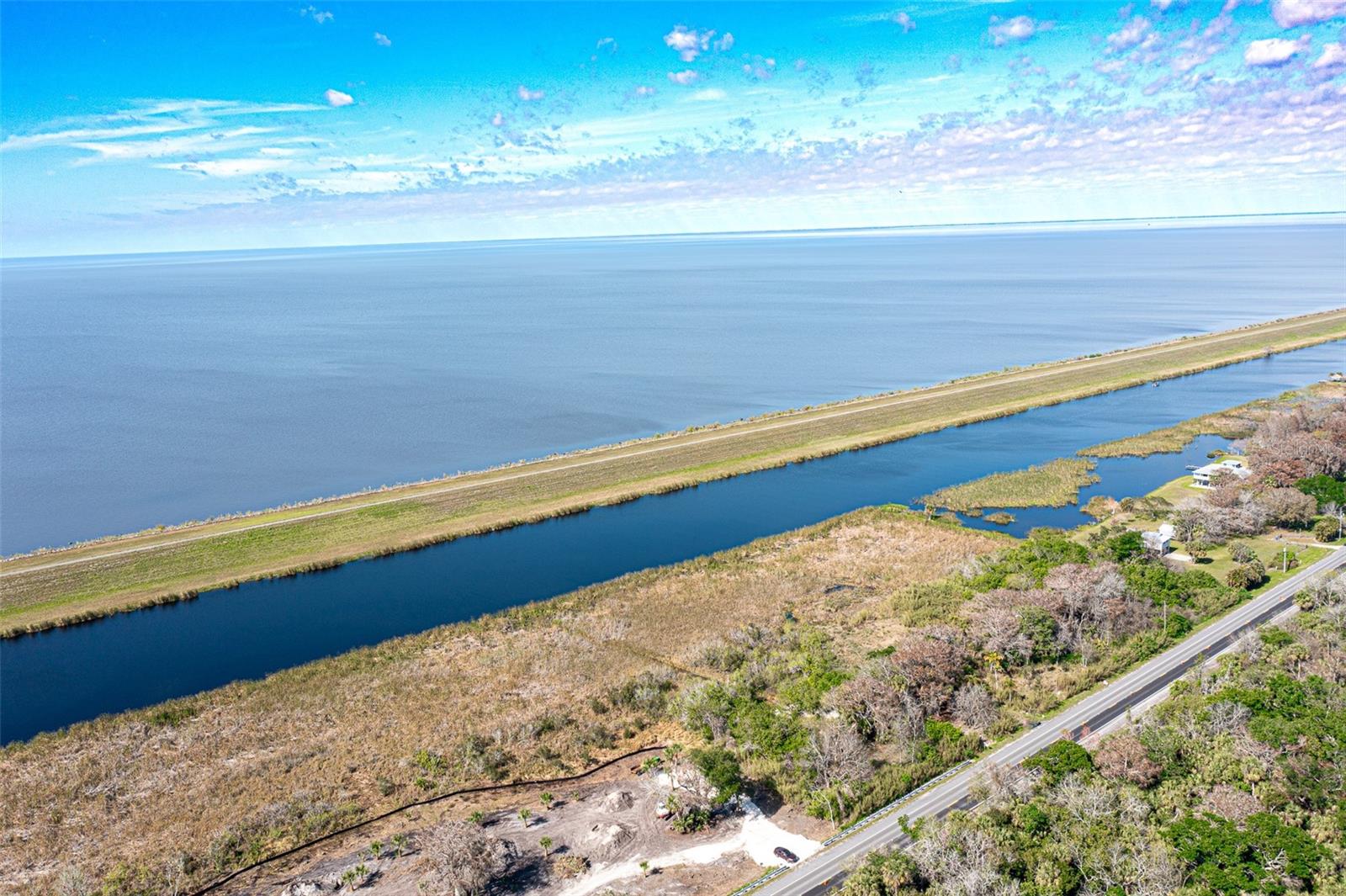 WATERWAY/LK OKEECHOBEE - Land