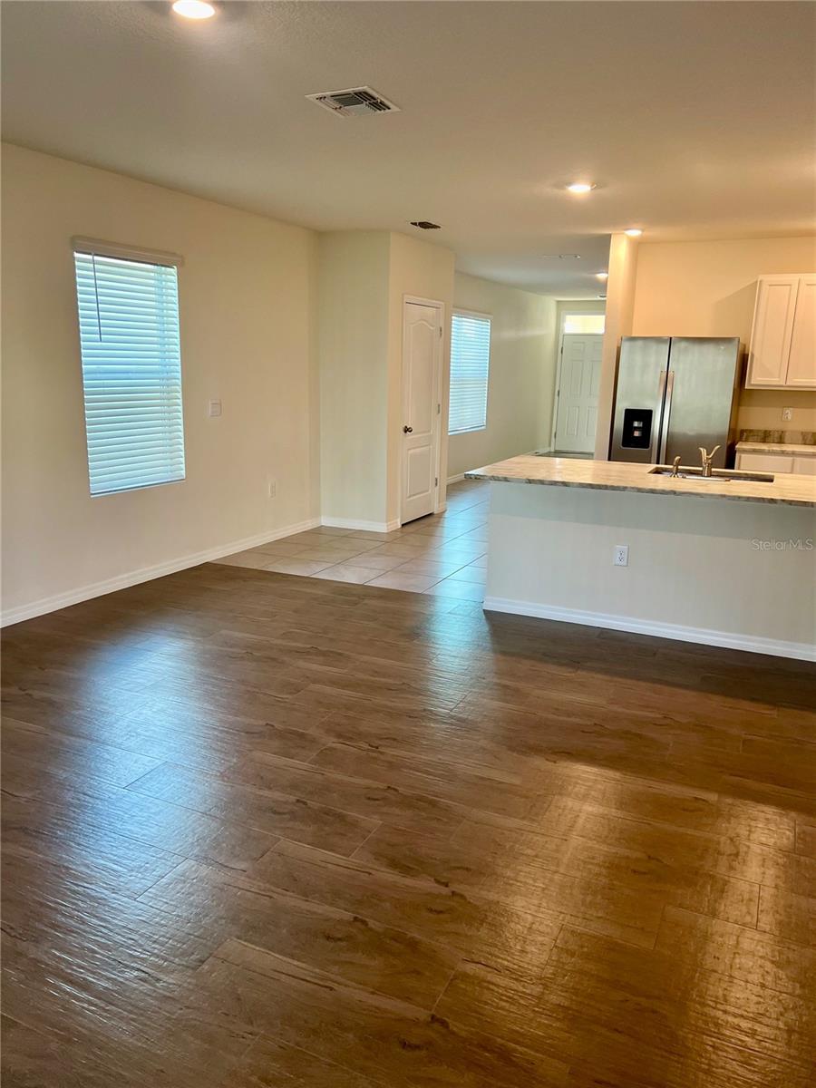 LAKE DENHAM ESTATES - Residential Lease